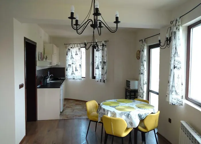 In Golden Sands Park Near The Sea Апартаменты *